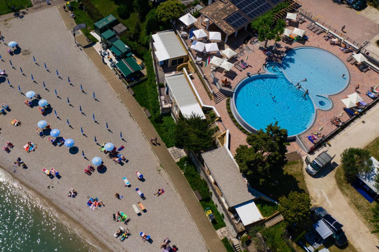 Camping Bergamini Hotell Peschiera del Garda Exteriör bild