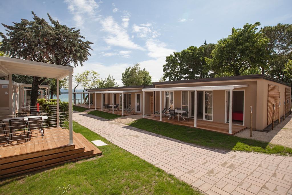 Camping Bergamini Hotell Peschiera del Garda Exteriör bild